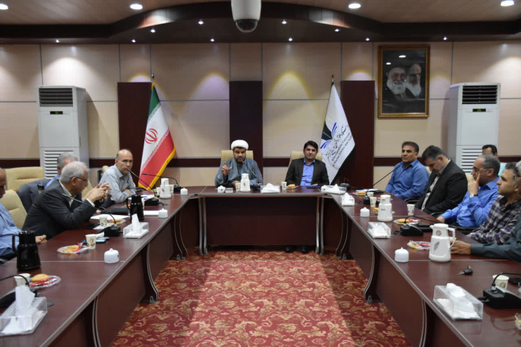 إقامة حفل تكريم الروّاد التعليميين في جامعة خرمشهر للعلوم والتقنيات البحرية
