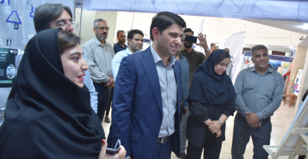 بازدید سرپرست دانشگاه علوم و فنون دریایی خرمشهر از جشنواره فرهنگی دانشجویی حرکت