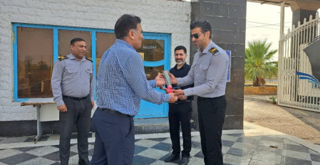تقدیر از زحمات نیروهای حراست دانشگاه علوم و فنون دریایی خرمشهر به مناسبت روز حراست