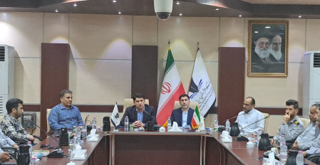 نشست صمیمی رئیس دانشگاه علوم و فنون دریایی خرمشهر بهمراه معاون اداری و مالی با کارکنان اداره حراست و انتظامات دانشگاه