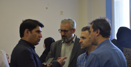 بازدید رییس دانشگاه علوم و فنون دریایی خرمشهر از نحوه ثبت نام دانشجویان نو ورود