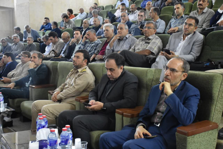 همایش علمی شیلات و صنایع دریایی: آینده پژوهیب با صاحبان تجربه در دانشگاه علوم و فنون دریایی خرمشهر برگزار شد.