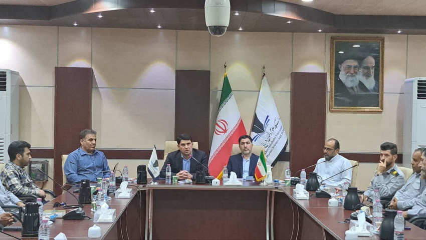 نشست صمیمی رئیس دانشگاه علوم و فنون دریایی خرمشهر بهمراه معاون اداری و مالی با کارکنان اداره حراست و انتظامات دانشگاه