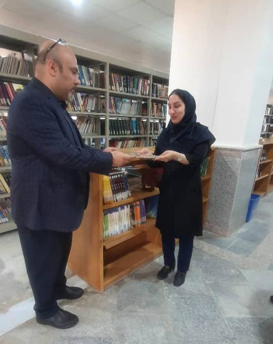 تقدیر معاون پژوهش و فناوری دانشگاه از کارمندان کتابخانه به مناسبت روز کتابدار