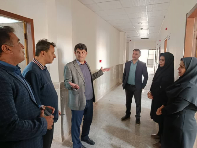 بازدید رئیس دانشگاه علوم و فنون دریایی خرمشهر از روند راه‌اندازی کتابخانه مرکزی دانشگاه و پروژه های عمرانی دانشگاه