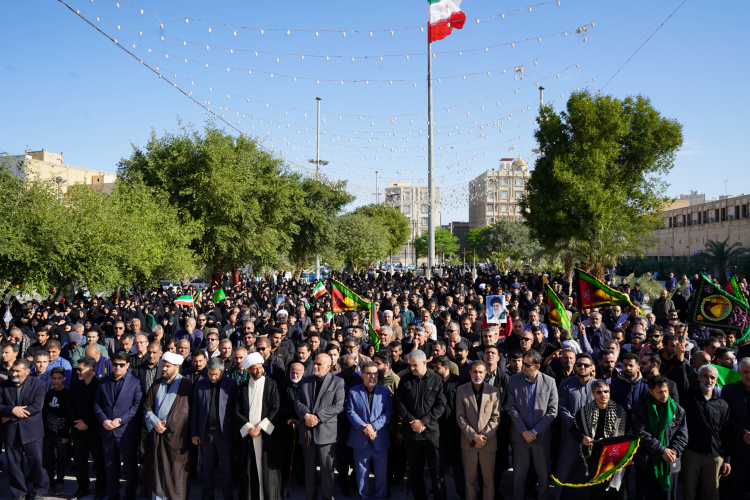 حضور رئیس دانشگاه بهمراه معاونین و مدیران در مراسم سوگواری و عزاداری شهادت حضرت آیت الله العظمی امام خامنه ای ( قدس سره) در شهرستان خرمشهر