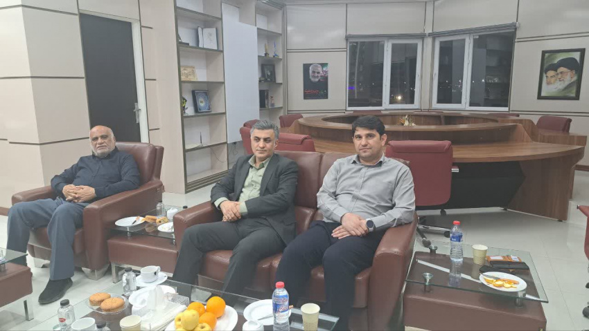 در راستای مسئولیت های جامعه محور دانشگاه، با حضور نماینده شهرستان های خرمشهر و مینو شهر و مدیر عامل سازمان آب و فاضلاب استان خوزستان در دانشگاه علوم و فنون دریایی خرمشهر، مسائل و مشکلات آب و فاضلاب شهرستان و دانشگاه مورد بررسی قرار گرفت.
