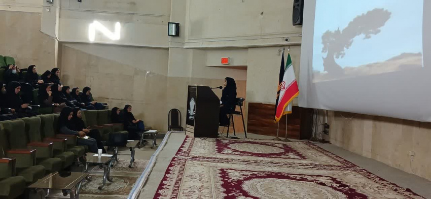 برگزاری کارگاه «سبک زندگی خانواده‌محور و ارتقاء سلامت روان در شرایط بحران» به مناسبت گرامیداشت روز جهانی خانواده در دانشگاه علوم و فنون دریایی خرمشهر
