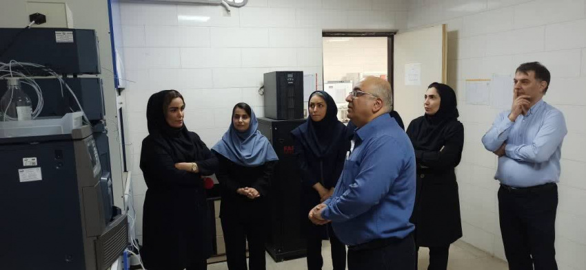 بازدید معاون پژوهش و فناوری دانشگاه علوم و فنون دریایی خرمشهر از آزمایشگاه کنترل کیفی دانشگاه علوم پزشکی آبادان؛ گامی موثر در راستای تقویت تعاملات علمی و بهره‌گیری از ظرفیت‌های آزمایشگاهی منطقه